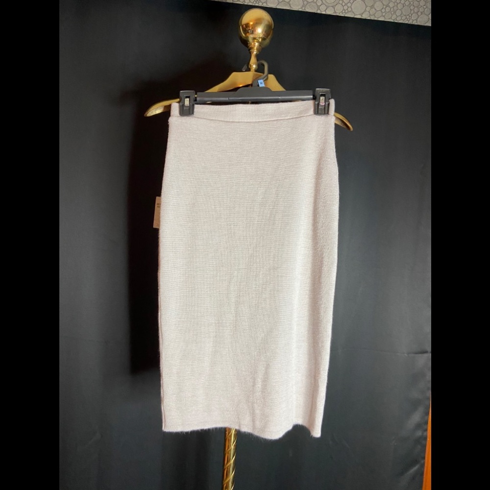 gray knee length skirt